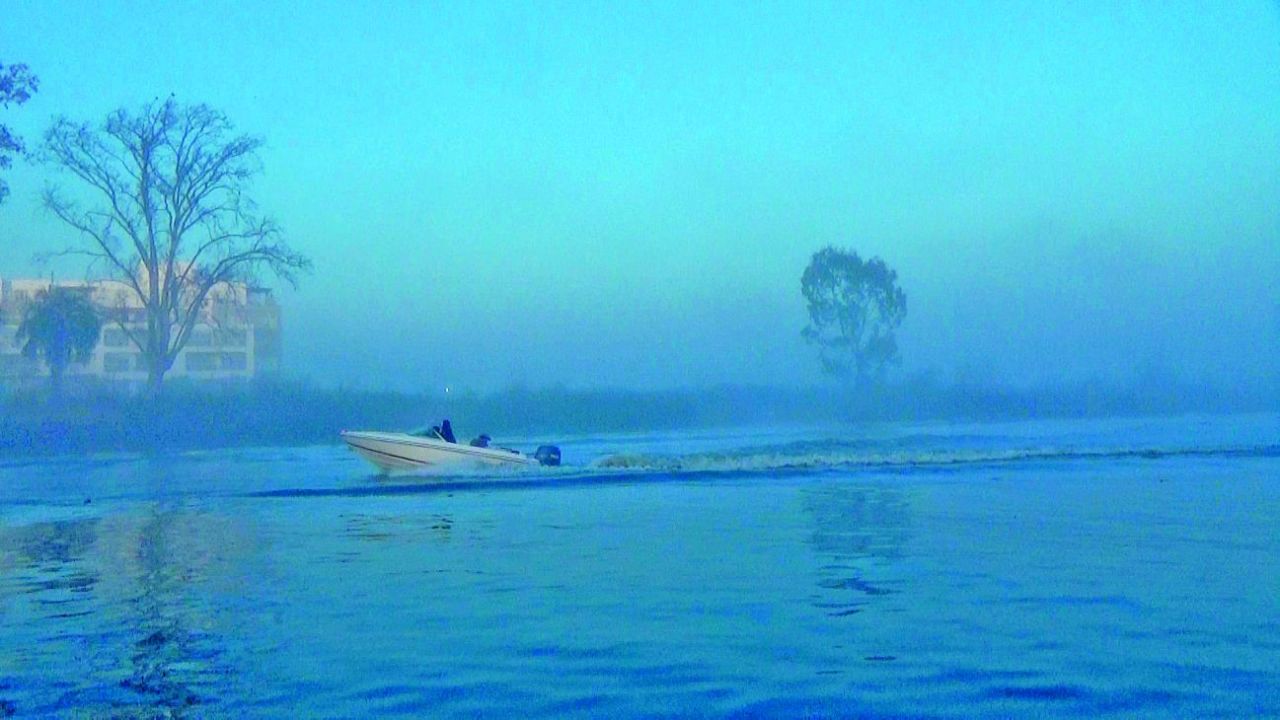 Cómo tiene que ser la navegación cuando cae la niebla inesperadamente